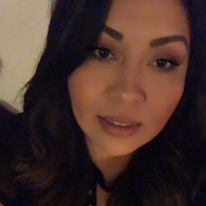 Meet your Posher, Yesenia